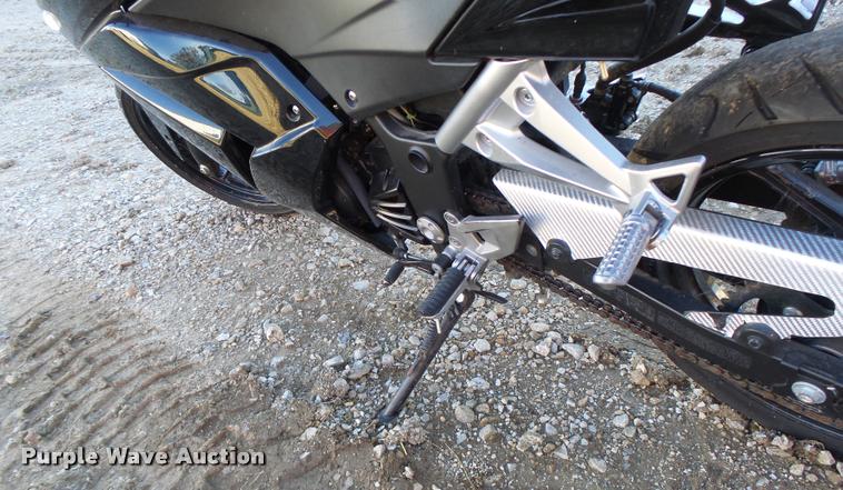 image for item CC9417 2011 Kawasaki EX250-J motorcycle