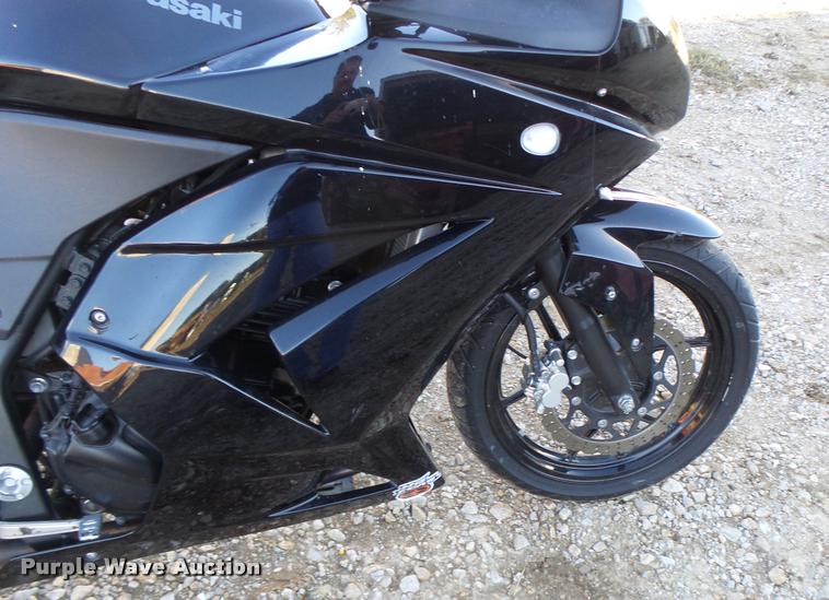 image for item CC9417 2011 Kawasaki EX250-J motorcycle