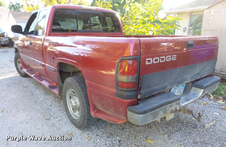 image for item DA3906 1999 Dodge Ram 2500 Quad Cab pickup truck