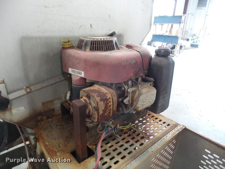 image for item DA3921 2007 Sno-Way spreader