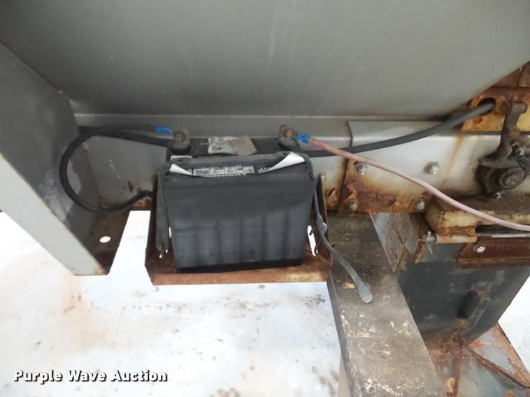 image for item DA3921 2007 Sno-Way spreader