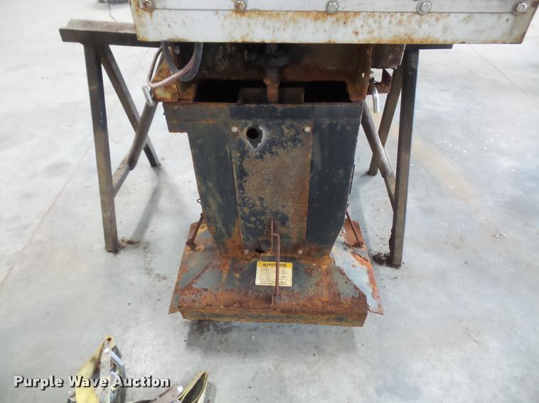 image for item DA3921 2007 Sno-Way spreader