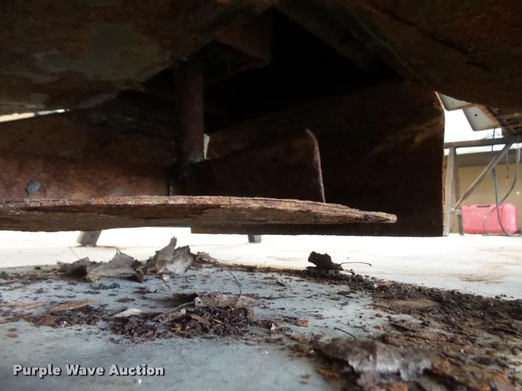 image for item DA3921 2007 Sno-Way spreader