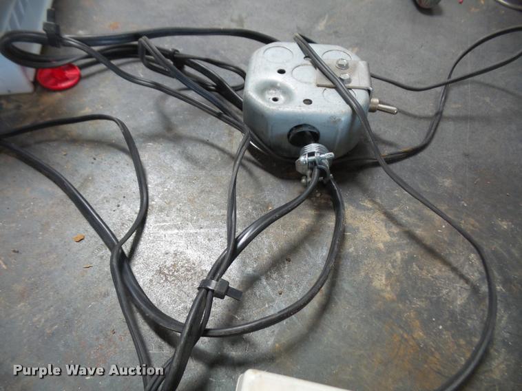 image for item DA3921 2007 Sno-Way spreader