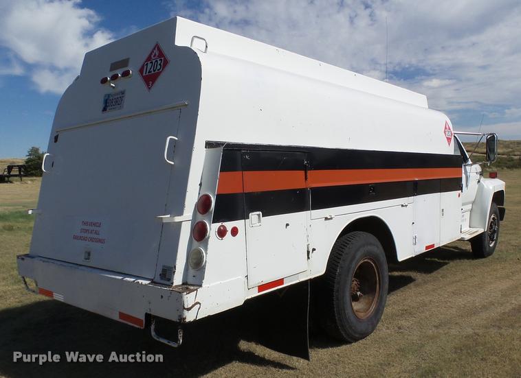 image for item DA4611 1994 Ford F700 fuel truck