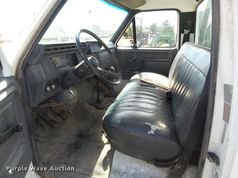 image for item DA4611 1994 Ford F700 fuel truck