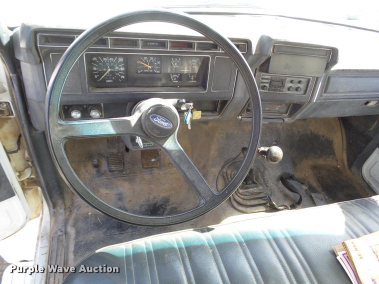 image for item DA4611 1994 Ford F700 fuel truck