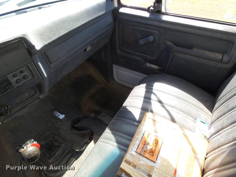 image for item DA4611 1994 Ford F700 fuel truck