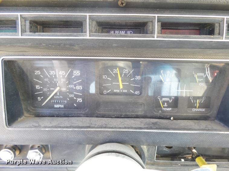 image for item DA4611 1994 Ford F700 fuel truck