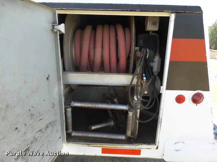 image for item DA4611 1994 Ford F700 fuel truck