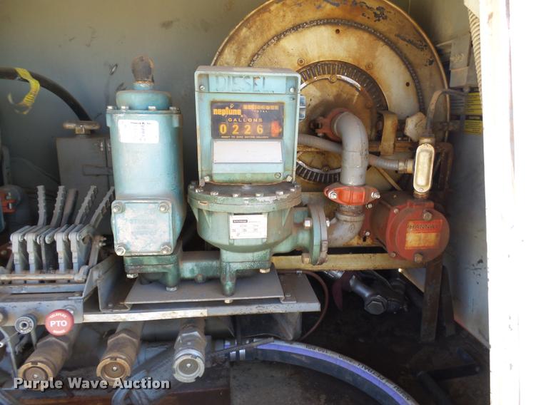 image for item DA4611 1994 Ford F700 fuel truck