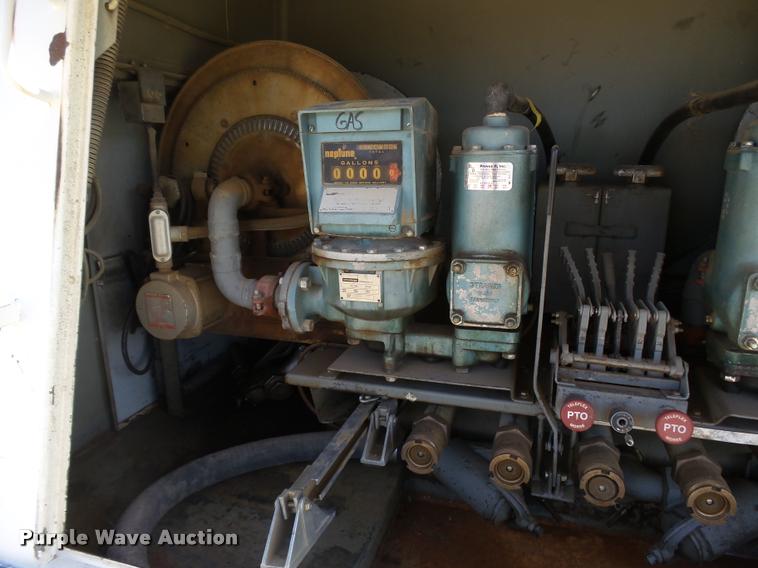 image for item DA4611 1994 Ford F700 fuel truck