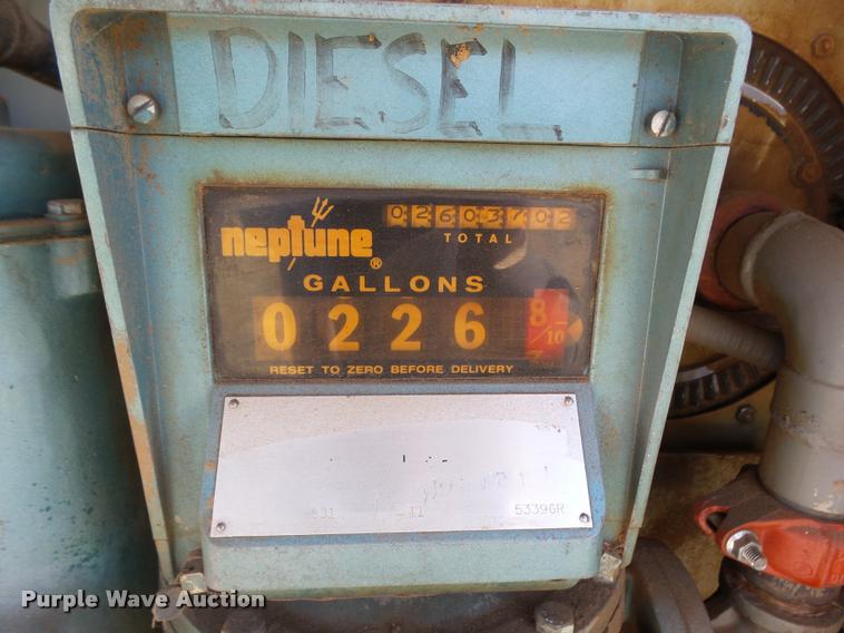 image for item DA4611 1994 Ford F700 fuel truck