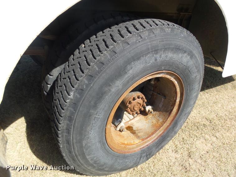 image for item DA4611 1994 Ford F700 fuel truck