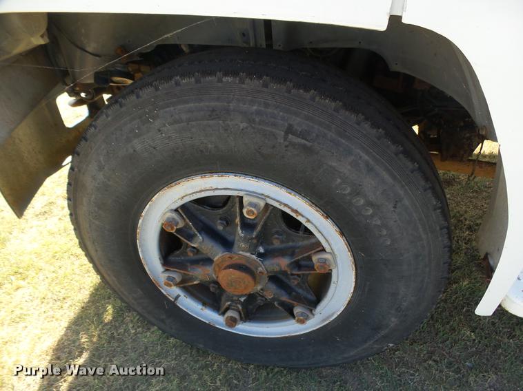 image for item DA4611 1994 Ford F700 fuel truck