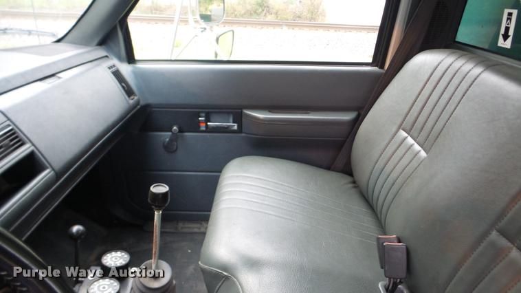 image for item DA8971 1995 GMC TopKick dump truck