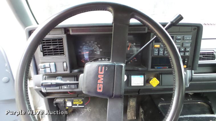 image for item DA8971 1995 GMC TopKick dump truck