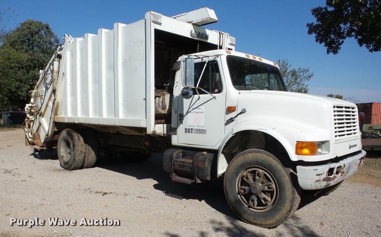 image for item J8725 1993 International 4900 refuse truck