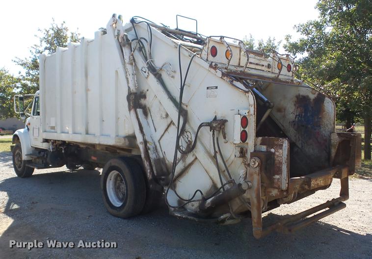 image for item J8725 1993 International 4900 refuse truck