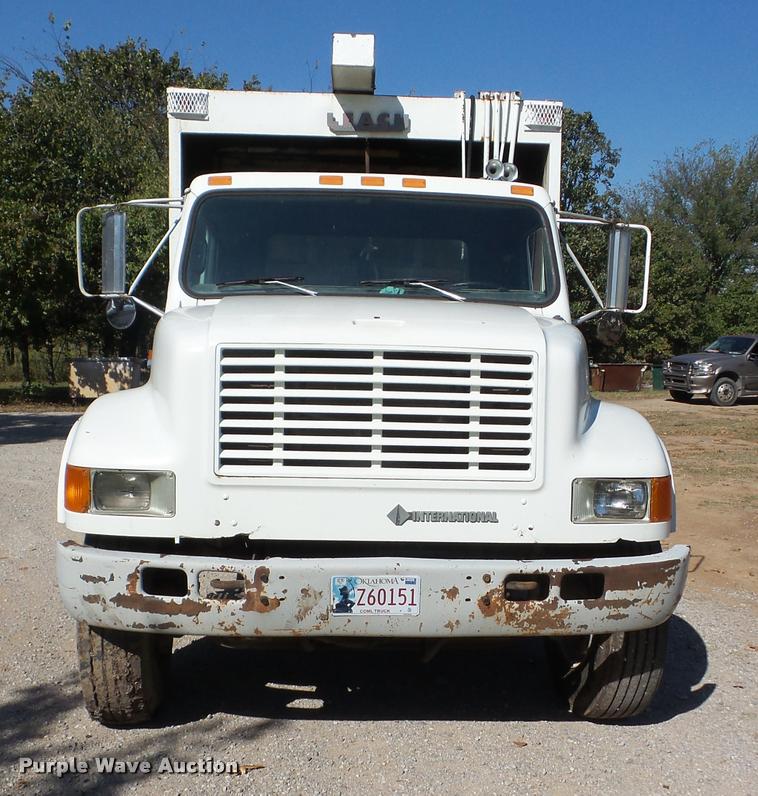 image for item J8725 1993 International 4900 refuse truck