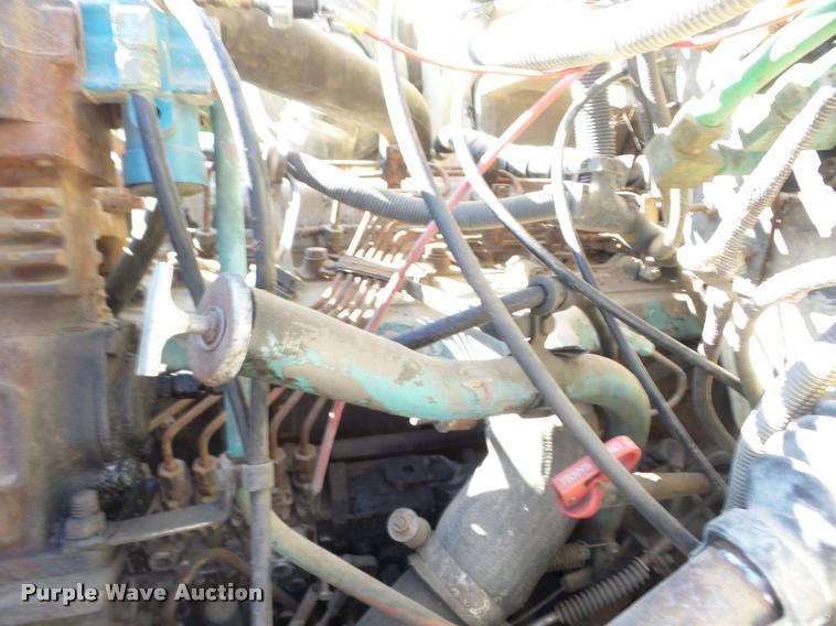 image for item J8725 1993 International 4900 refuse truck