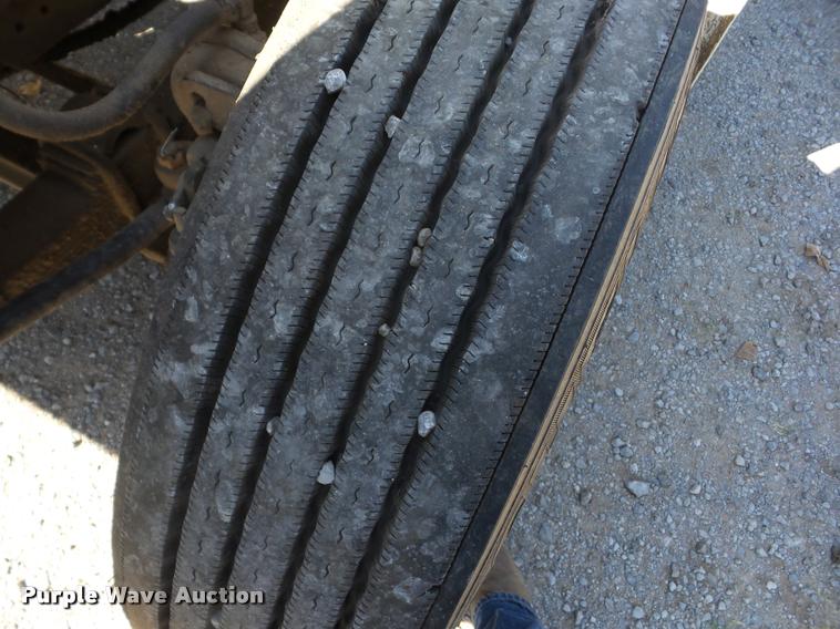 image for item J8725 1993 International 4900 refuse truck