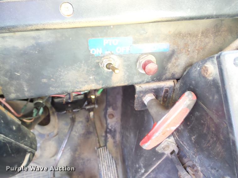 image for item J8725 1993 International 4900 refuse truck