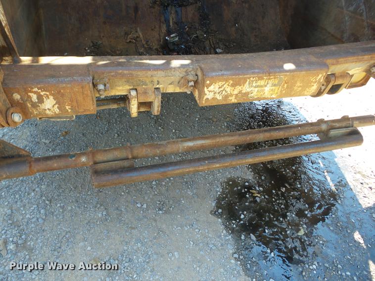 image for item J8725 1993 International 4900 refuse truck