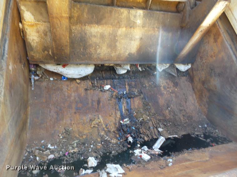 image for item J8725 1993 International 4900 refuse truck