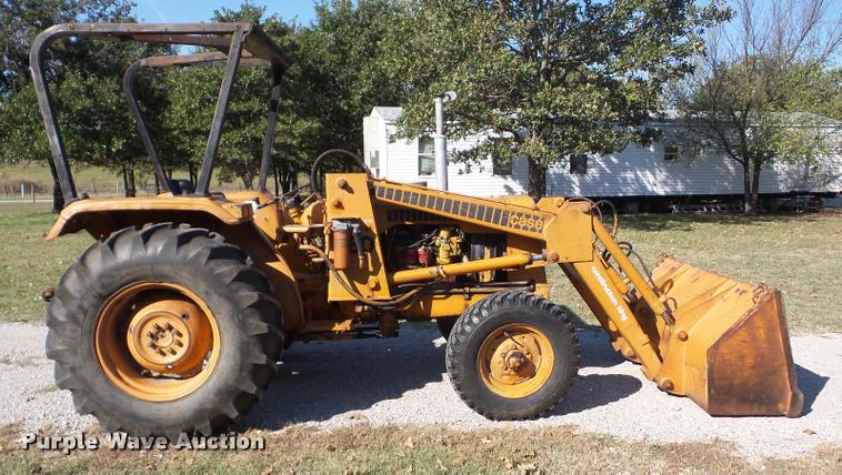 image for item J8727 1975 Case 380LL landscape tractor