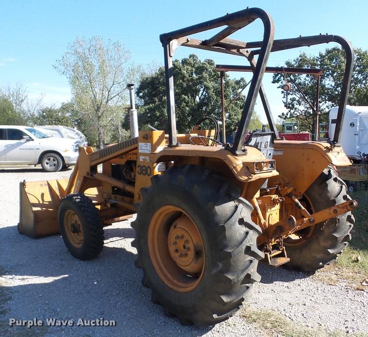 image for item J8727 1975 Case 380LL landscape tractor