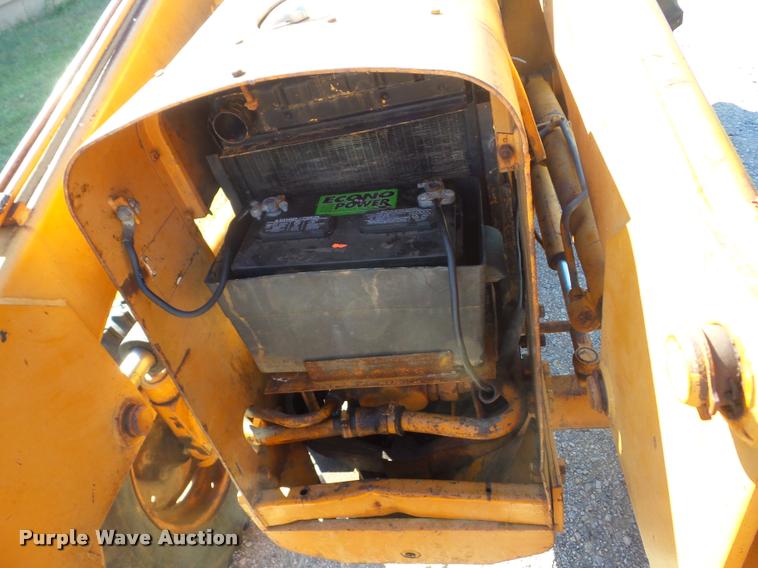 image for item J8727 1975 Case 380LL landscape tractor