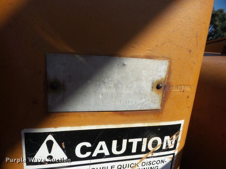 image for item J8727 1975 Case 380LL landscape tractor