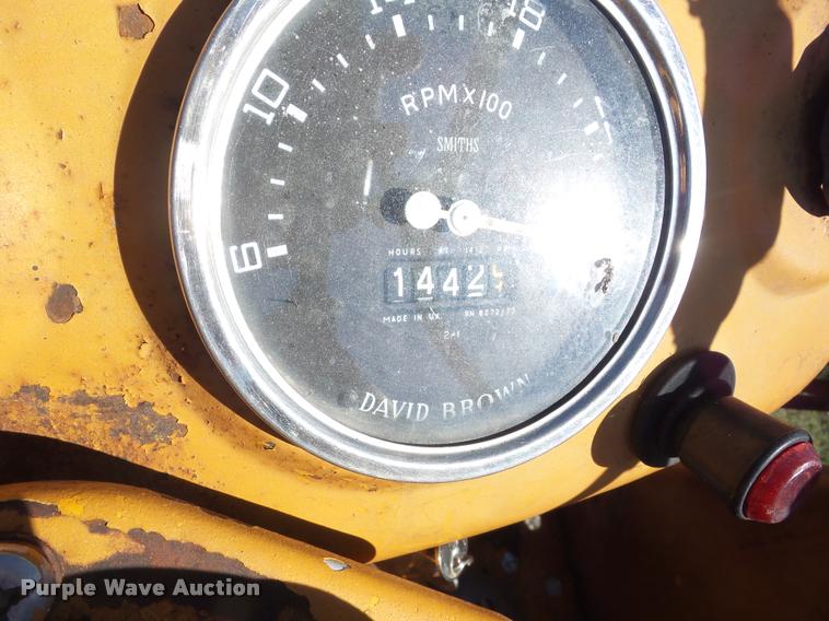 image for item J8727 1975 Case 380LL landscape tractor