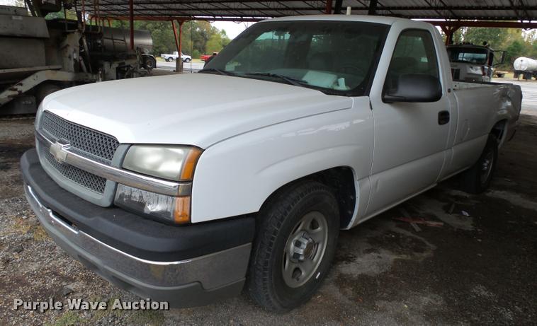 image for item K1083 2003 Chevrolet Silverado 1500 pickup truck