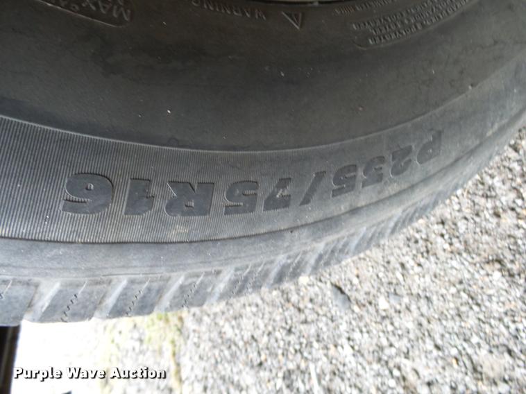 image for item K1083 2003 Chevrolet Silverado 1500 pickup truck