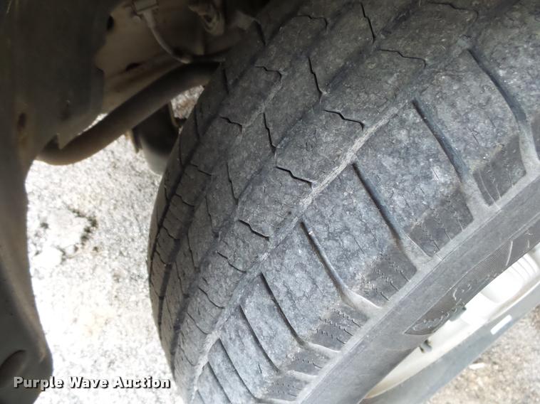 image for item K1083 2003 Chevrolet Silverado 1500 pickup truck