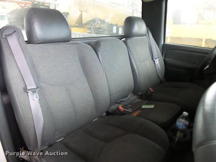 image for item K1083 2003 Chevrolet Silverado 1500 pickup truck