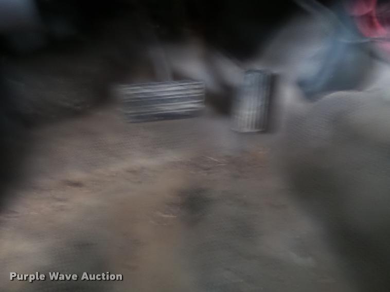 image for item K1083 2003 Chevrolet Silverado 1500 pickup truck