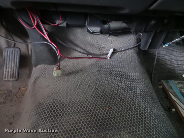 image for item K1083 2003 Chevrolet Silverado 1500 pickup truck