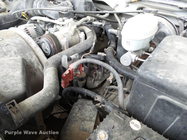 image for item K1083 2003 Chevrolet Silverado 1500 pickup truck