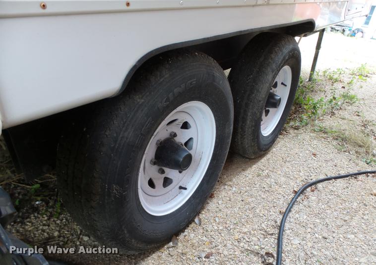 image for item K1439 2002 KZ Sport 2451 camper