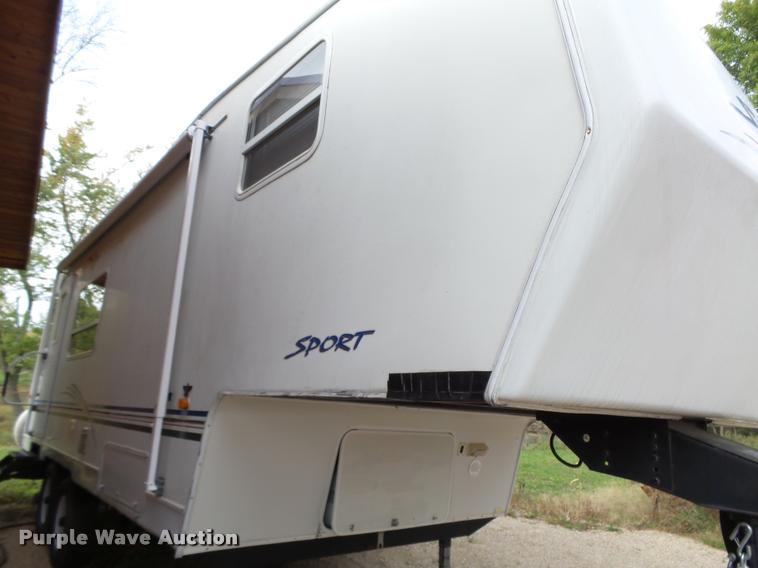 image for item K1439 2002 KZ Sport 2451 camper