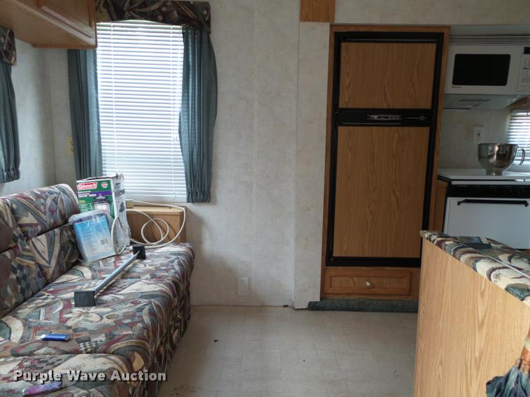 image for item K1439 2002 KZ Sport 2451 camper