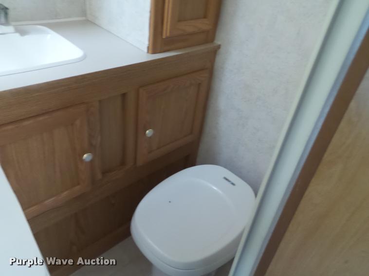 image for item K1439 2002 KZ Sport 2451 camper