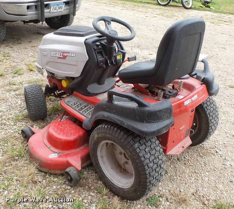 image for item K1443 2007 Huskee SLT5400H lawn mower