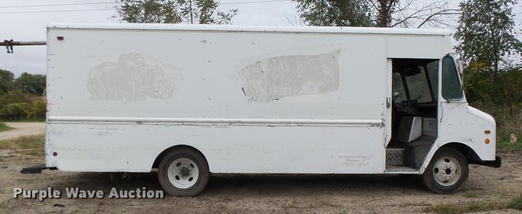 image for item K1447 1989 Chevrolet Grumman delivery truck
