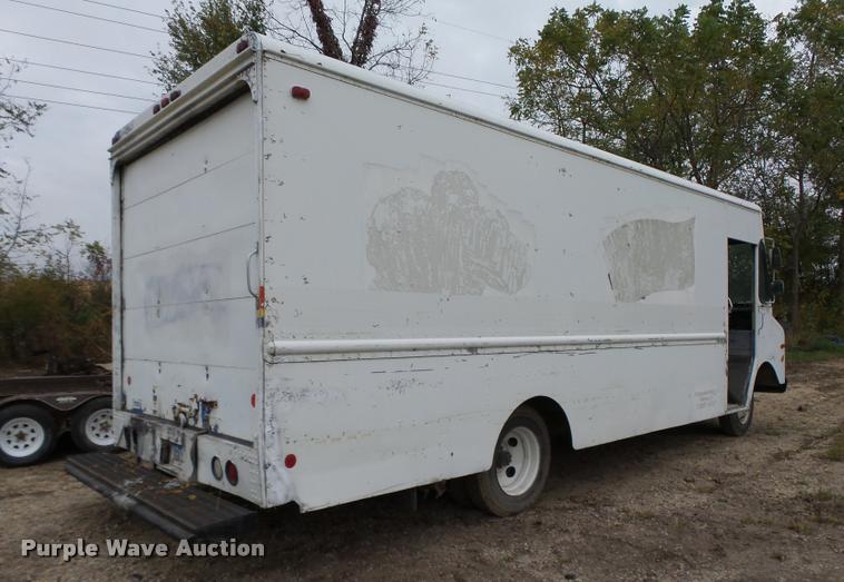 image for item K1447 1989 Chevrolet Grumman delivery truck