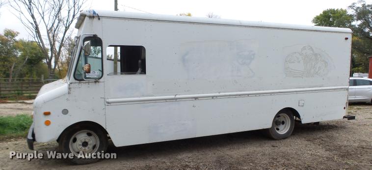 image for item K1447 1989 Chevrolet Grumman delivery truck