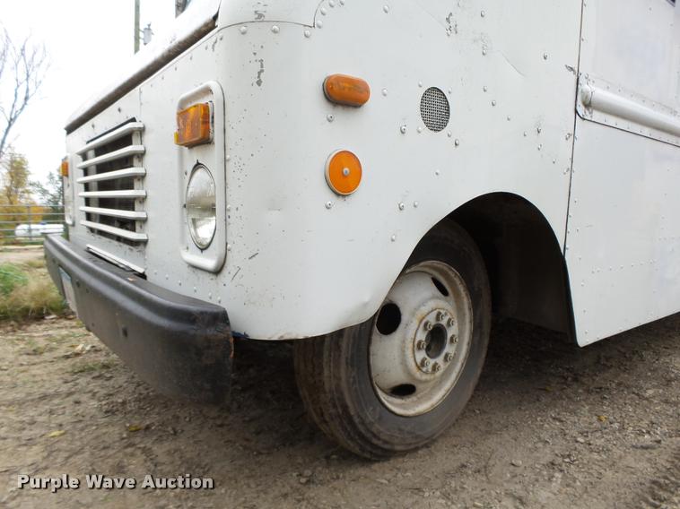 image for item K1447 1989 Chevrolet Grumman delivery truck